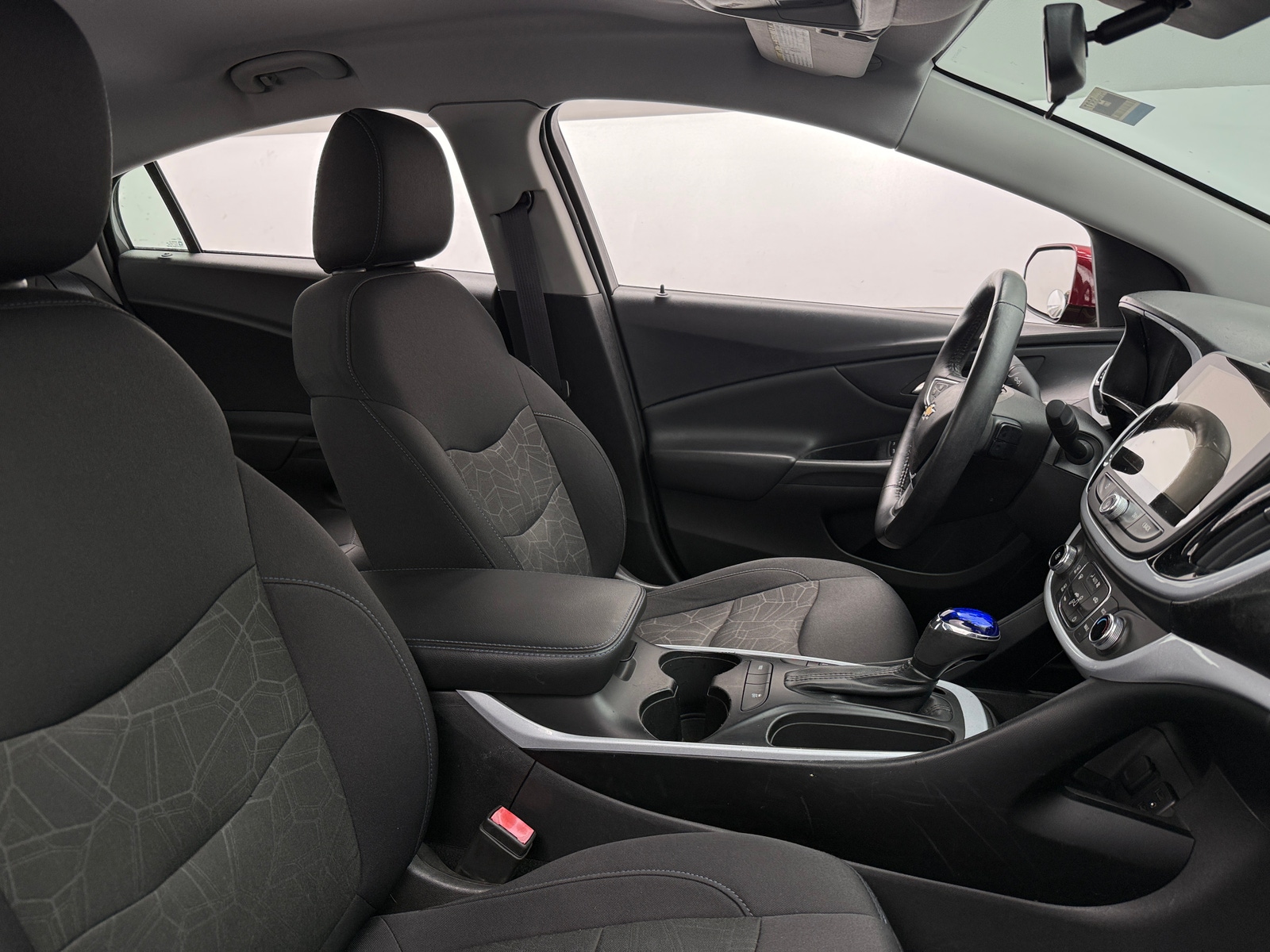 Thumbnail: 2017 Chevrolet Volt - 2