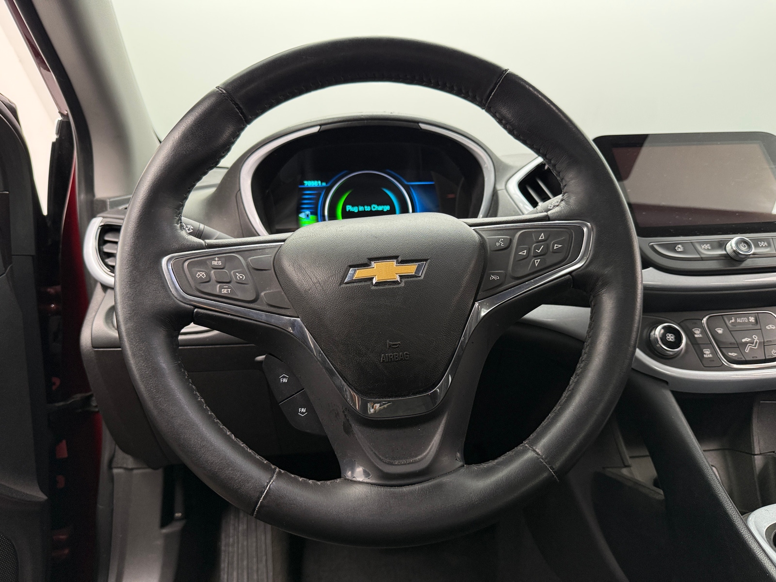 Thumbnail: 2017 Chevrolet Volt - 5