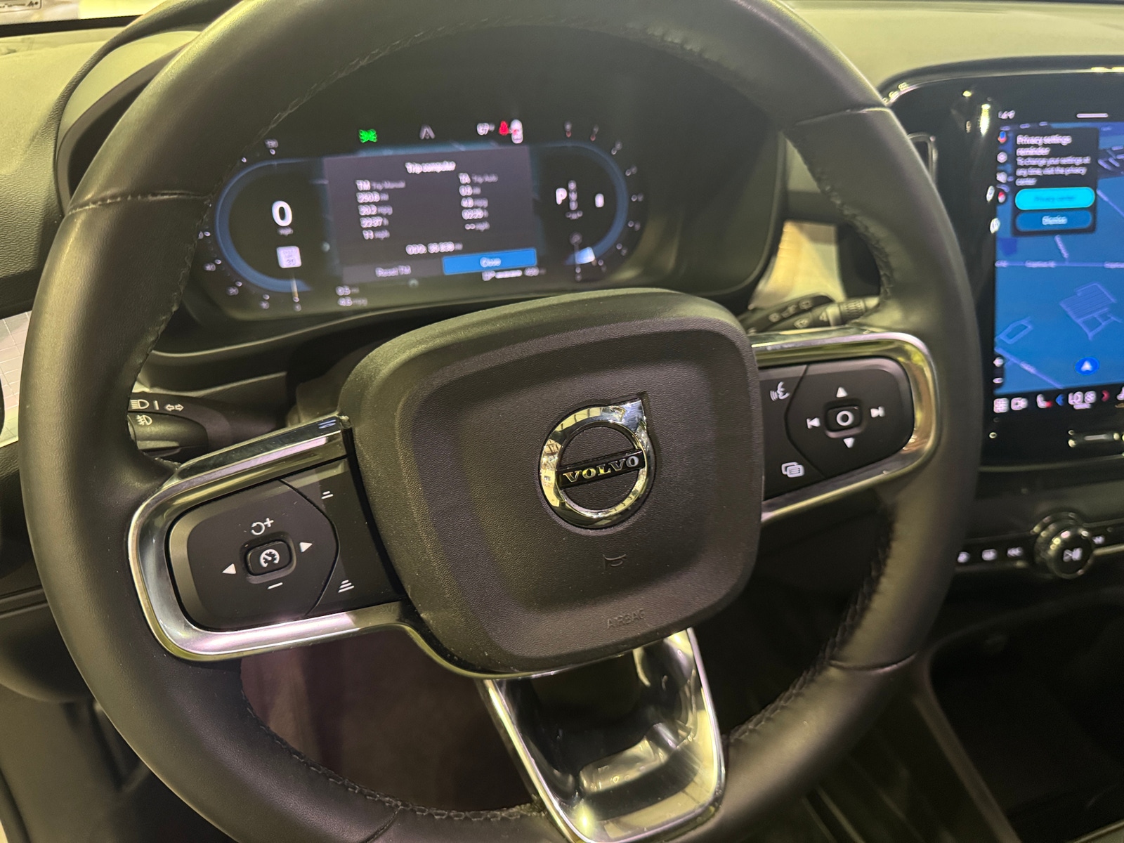 Thumbnail: 2024 Volvo XC40 - 5