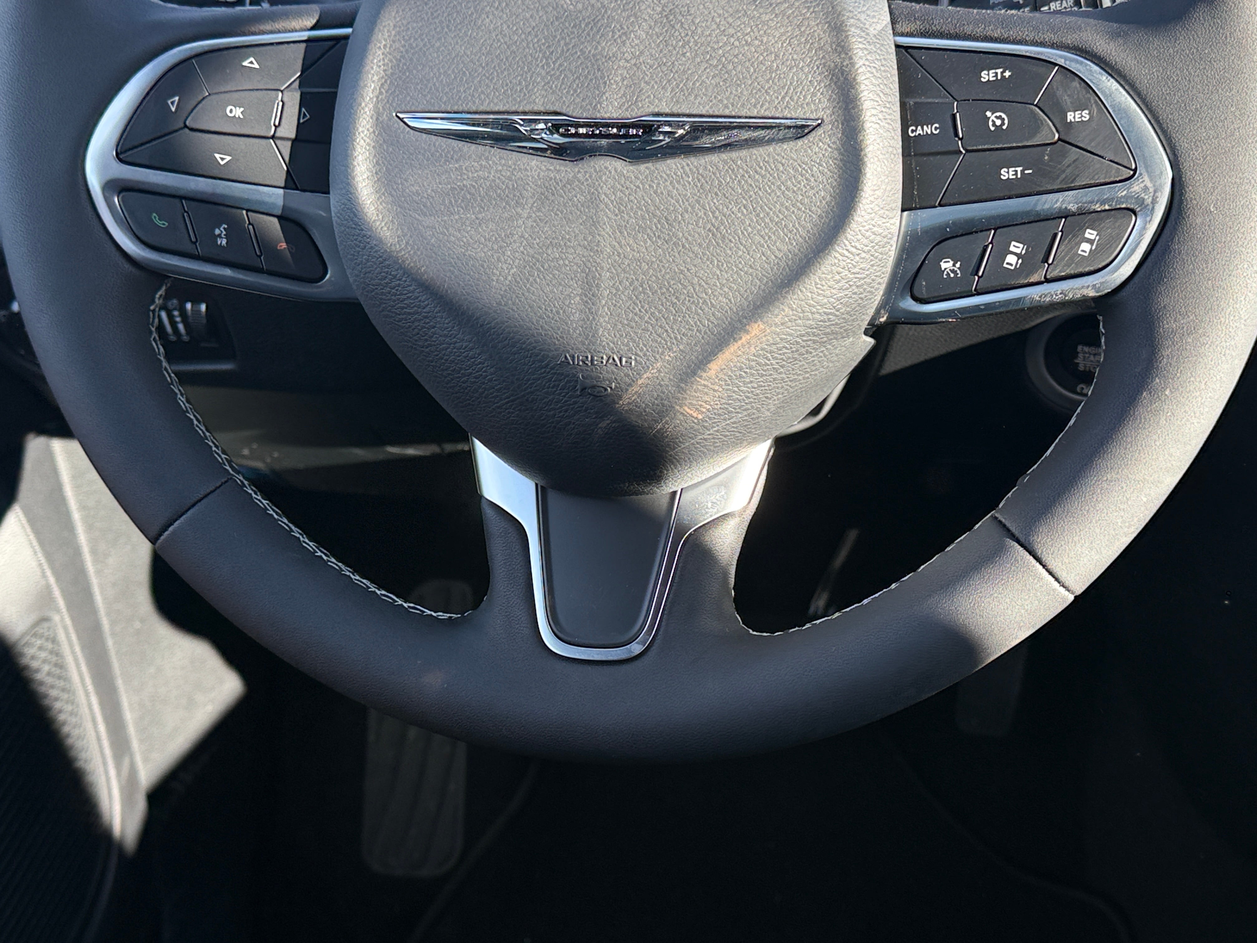 2026 Chrysler Voyager LX's photo
