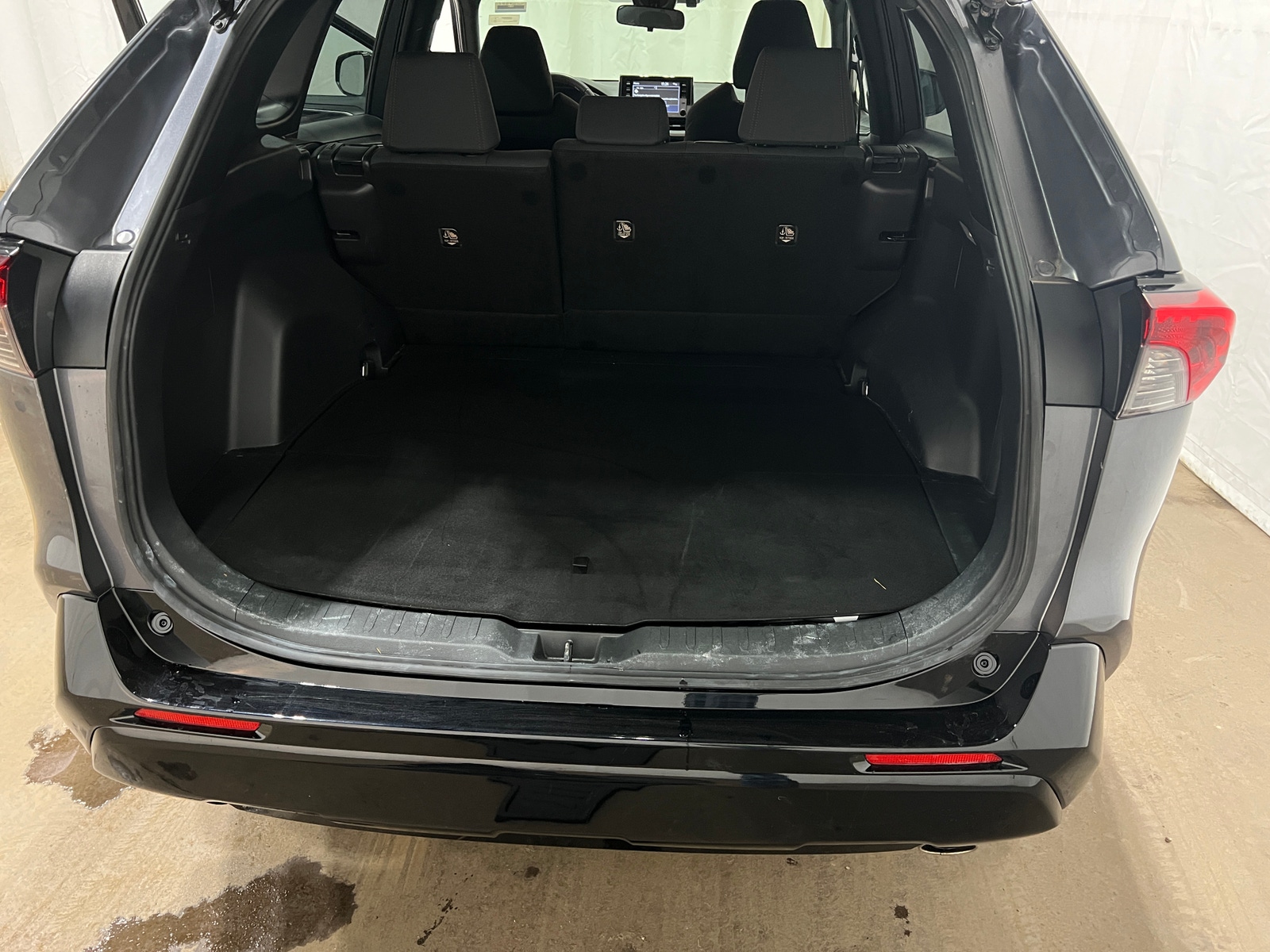 Thumbnail: 2021 Toyota RAV4 - 7