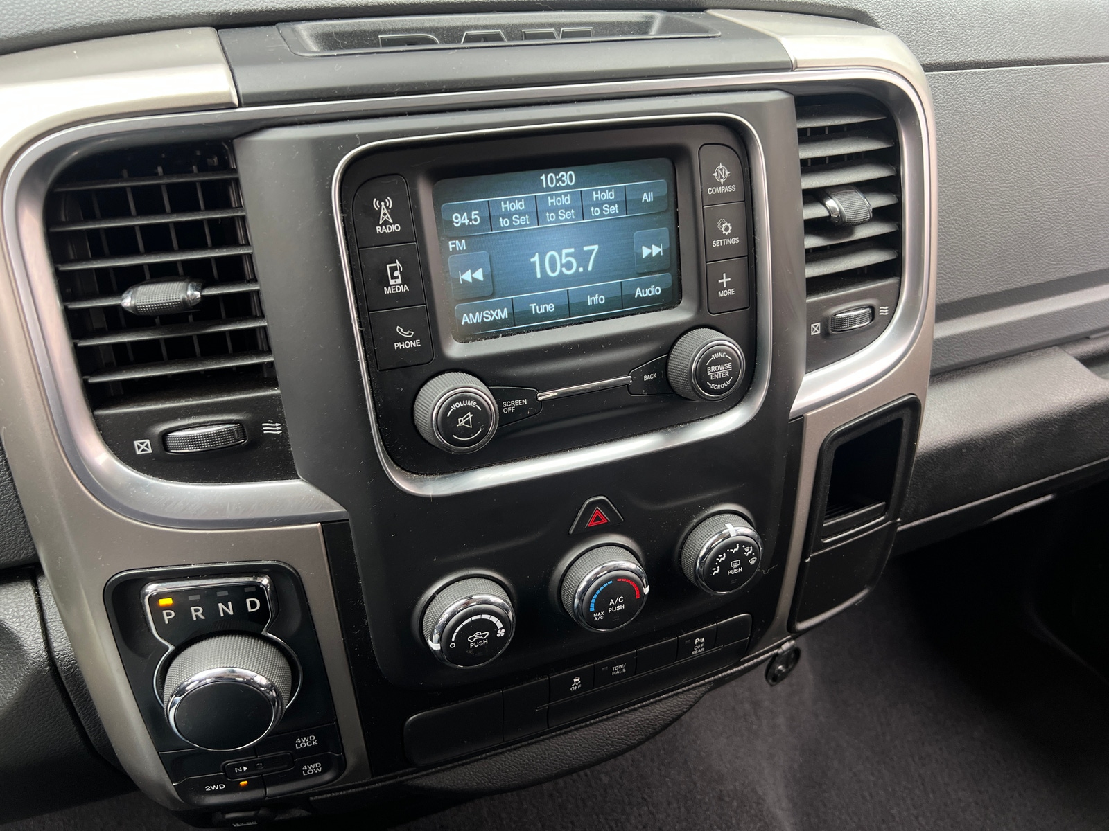 Thumbnail: 2020 RAM 1500 Classic - 4