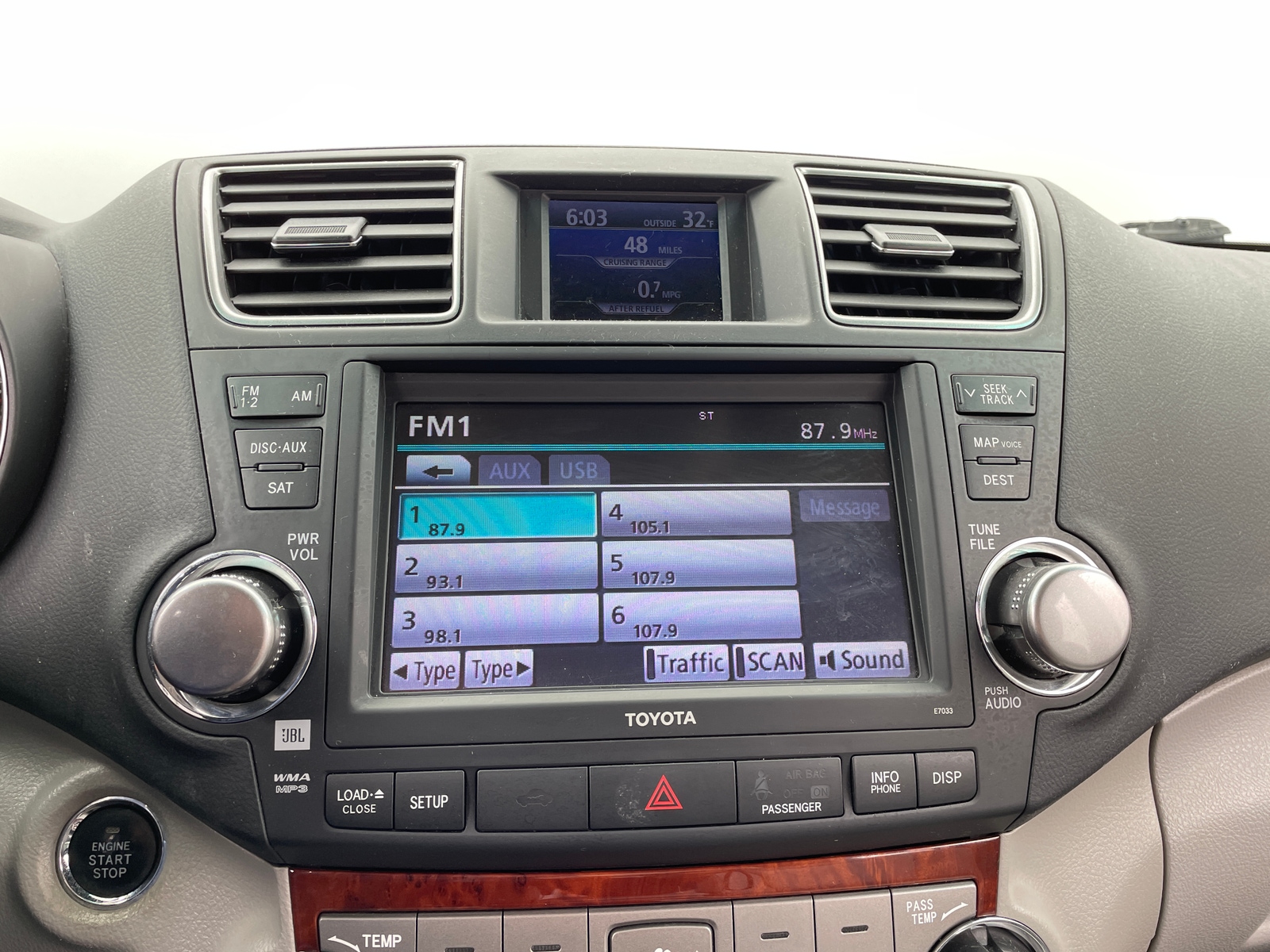 Thumbnail: 2012 Toyota Highlander - 3