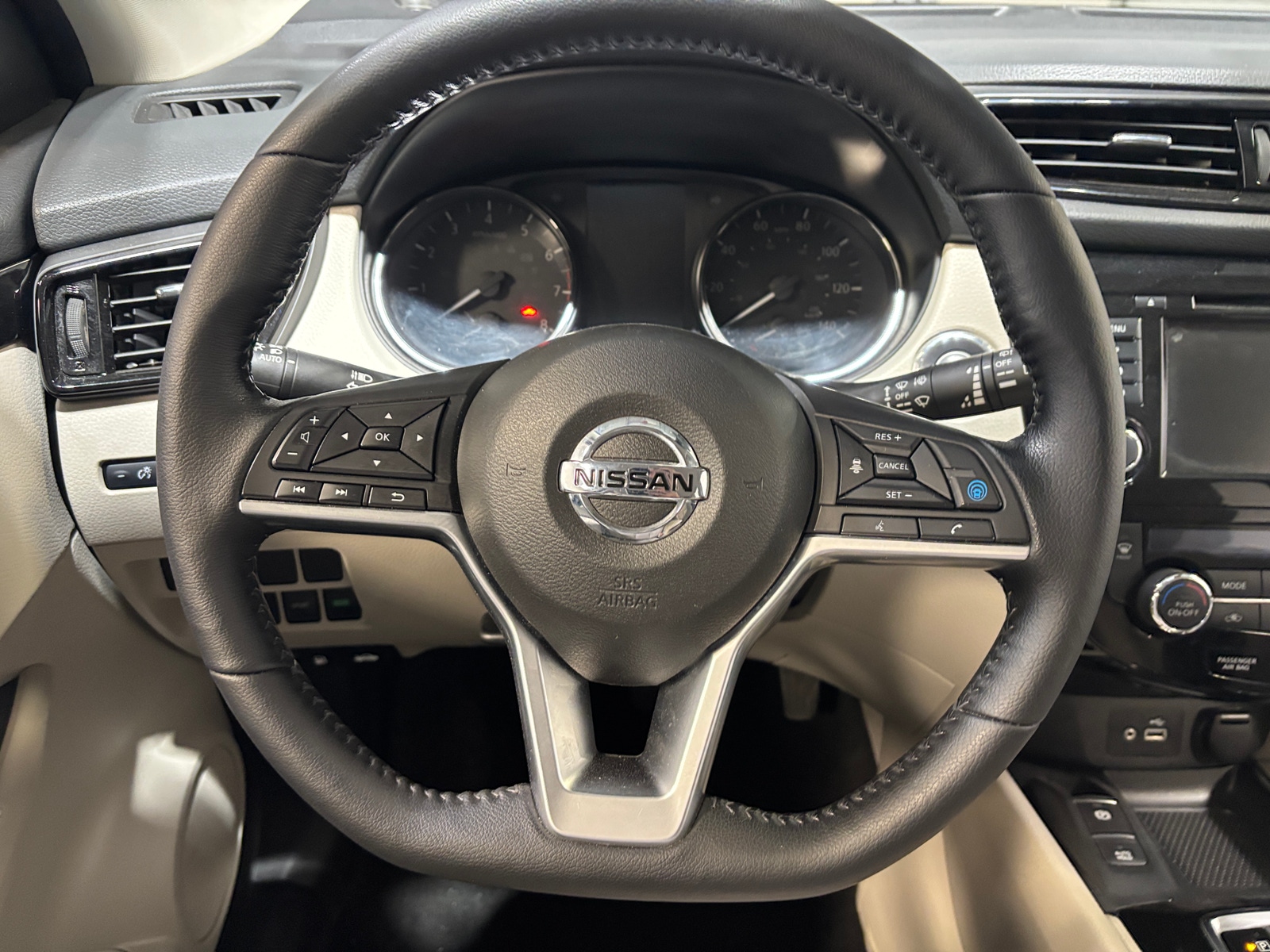 Thumbnail: 2022 Nissan Rogue Sport - 4