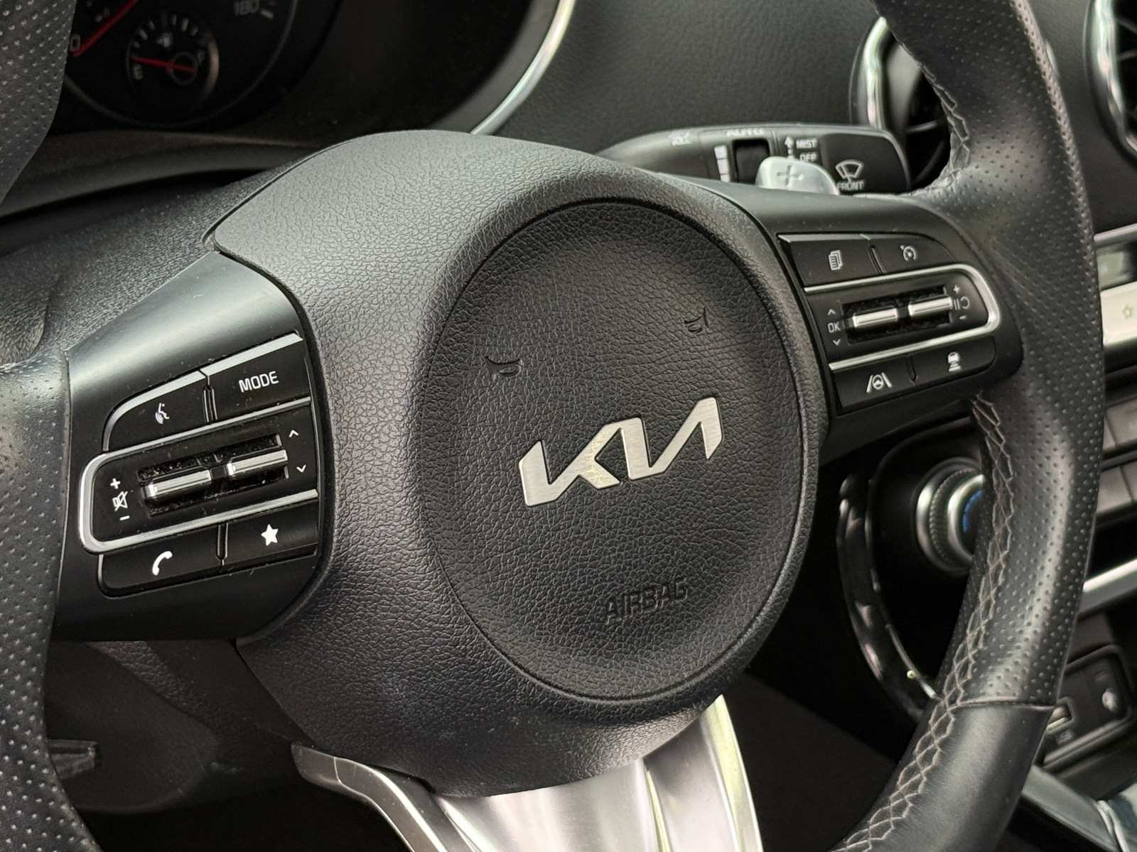 Thumbnail: 2022 Kia Stinger - 4