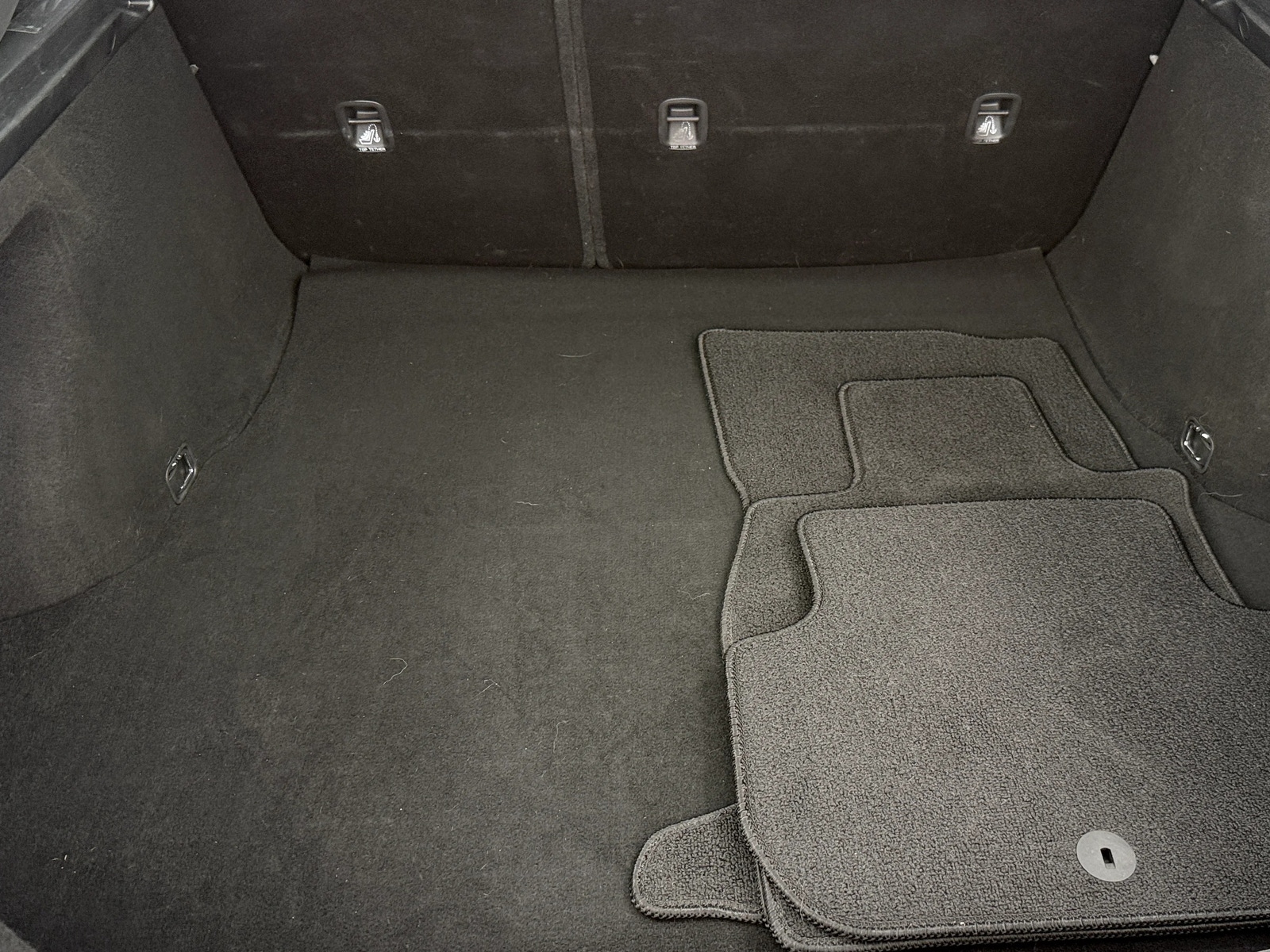 Thumbnail: 2022 Kia Stinger - 6