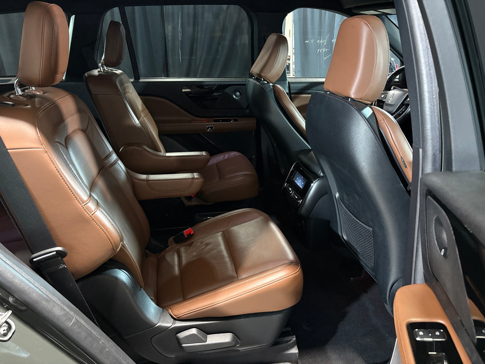 Thumbnail: 2022 Lincoln Aviator - 5