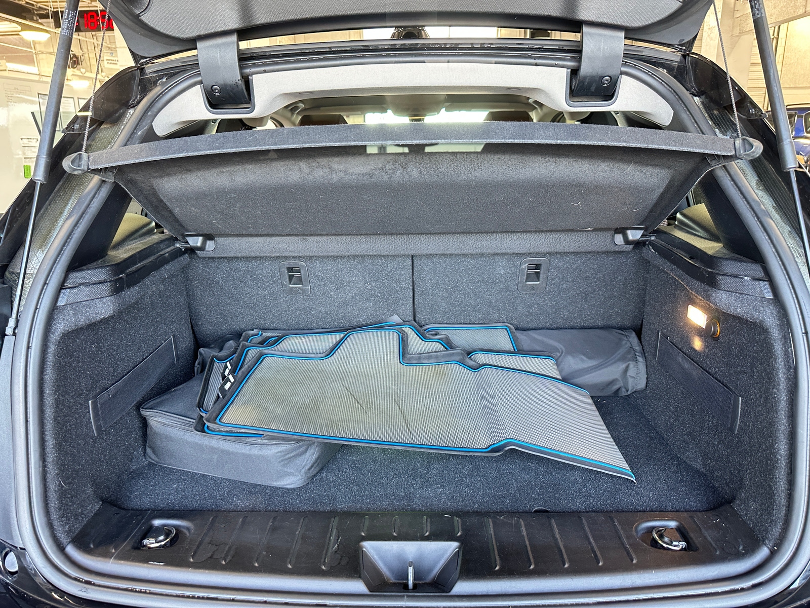 Thumbnail: 2019 BMW i3 - 7