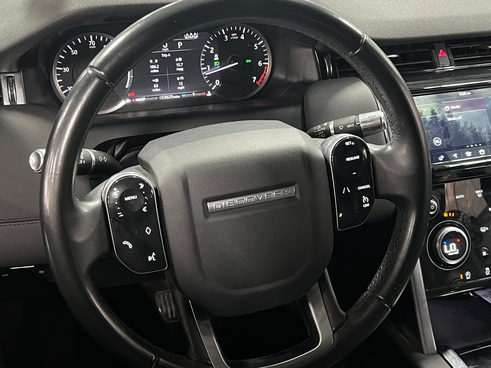 Thumbnail: 2020 Land Rover Discovery Sport - 5