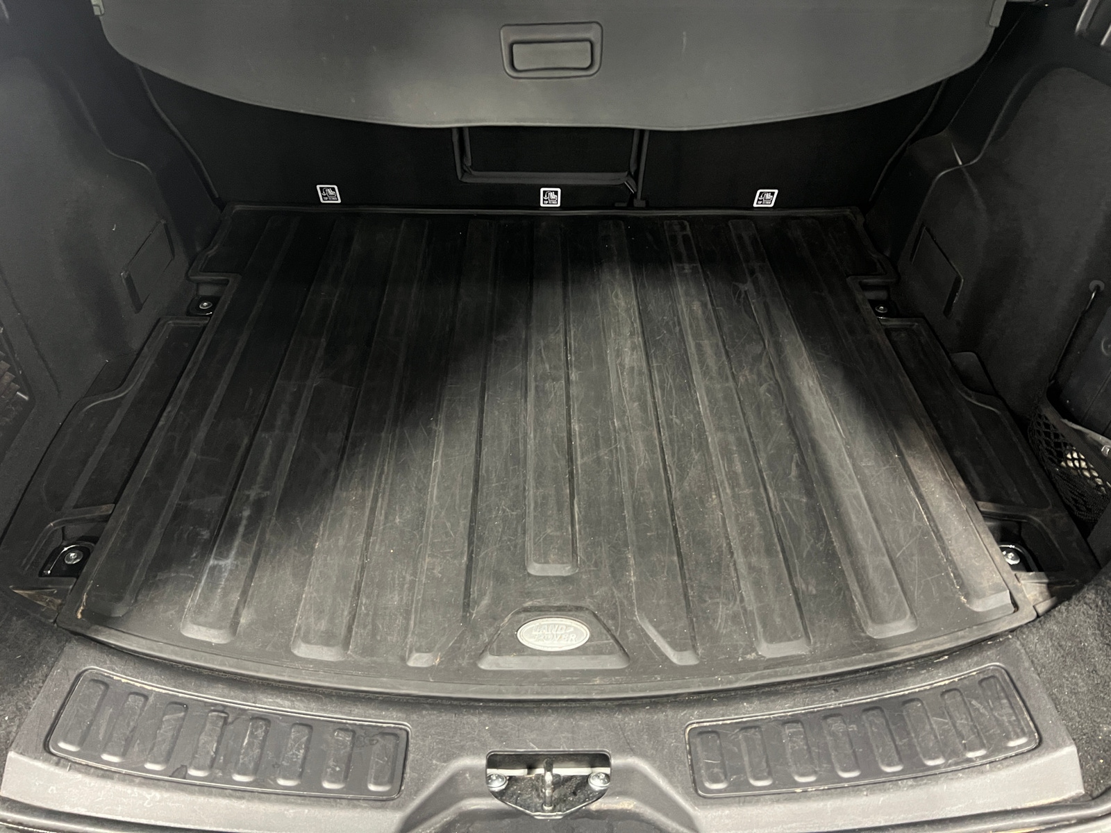 Thumbnail: 2020 Land Rover Discovery Sport - 7