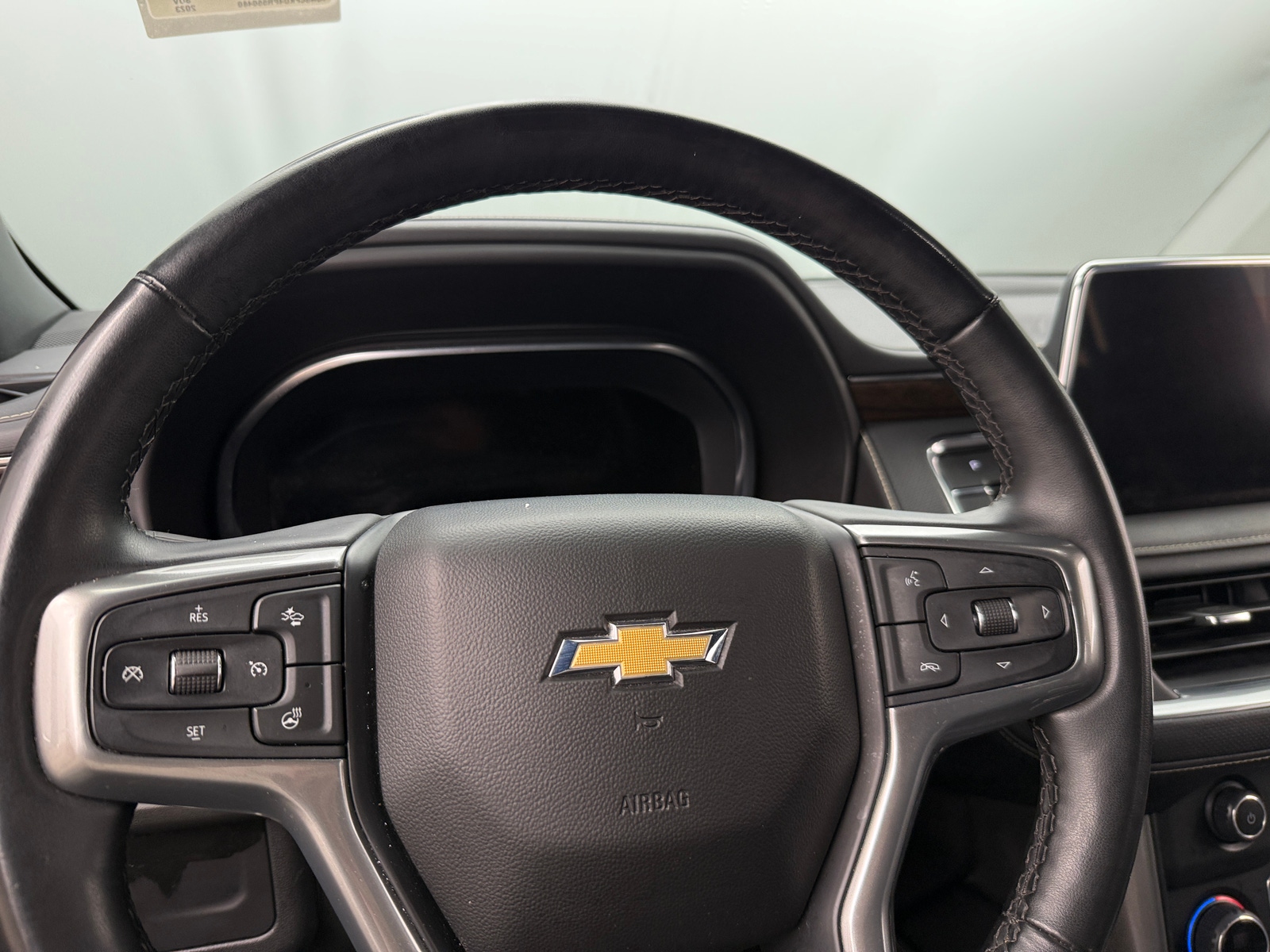 Thumbnail: 2023 Chevrolet Suburban - 4