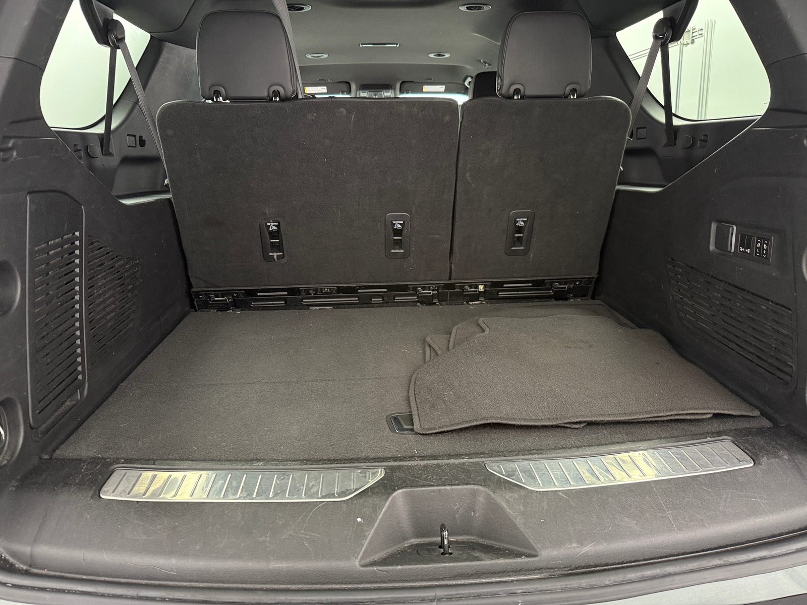 Thumbnail: 2023 Chevrolet Suburban - 6