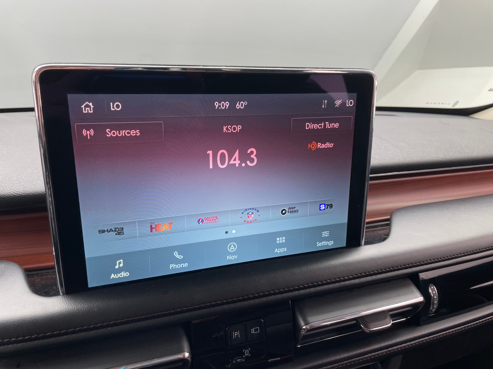 Thumbnail: 2024 Lincoln Aviator - 3