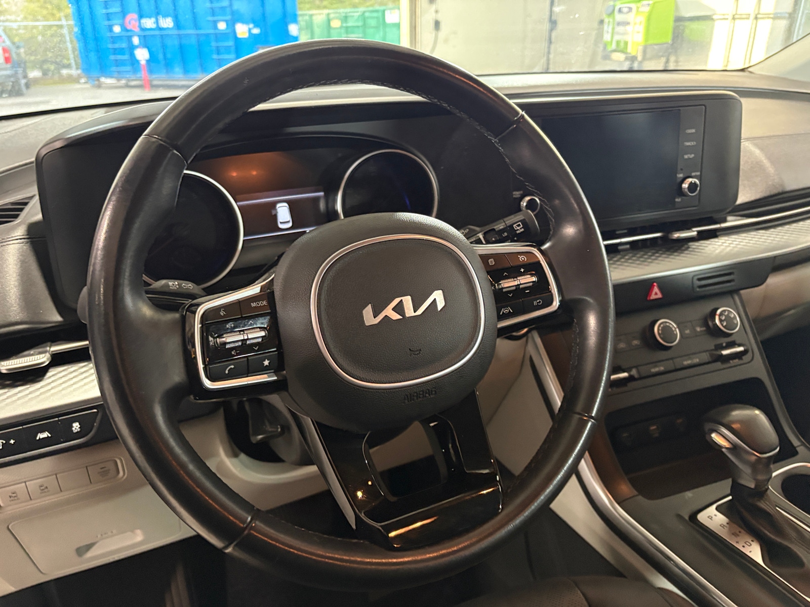 Thumbnail: 2022 Kia Carnival - 4