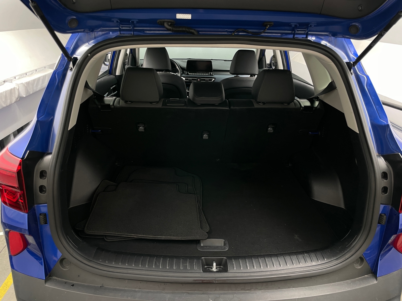 Thumbnail: 2023 Kia Seltos - 7