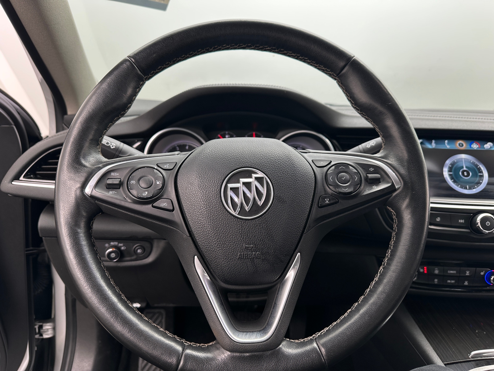 Thumbnail: 2018 Buick Regal - 4