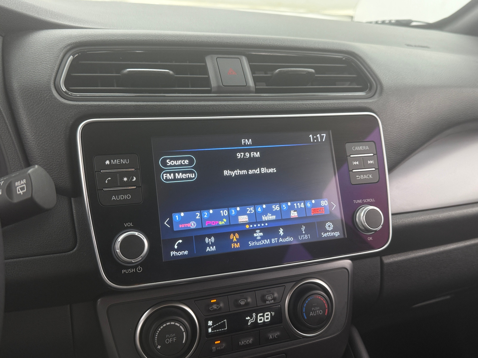 Thumbnail: 2023 Nissan Leaf - 4