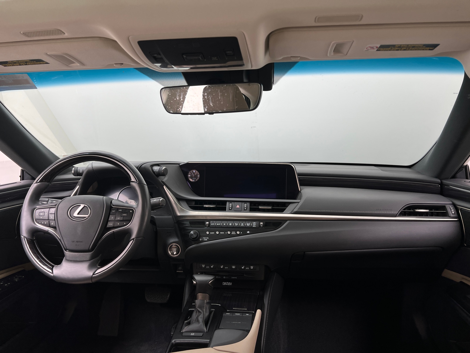 Thumbnail: 2020 Lexus ES - 2