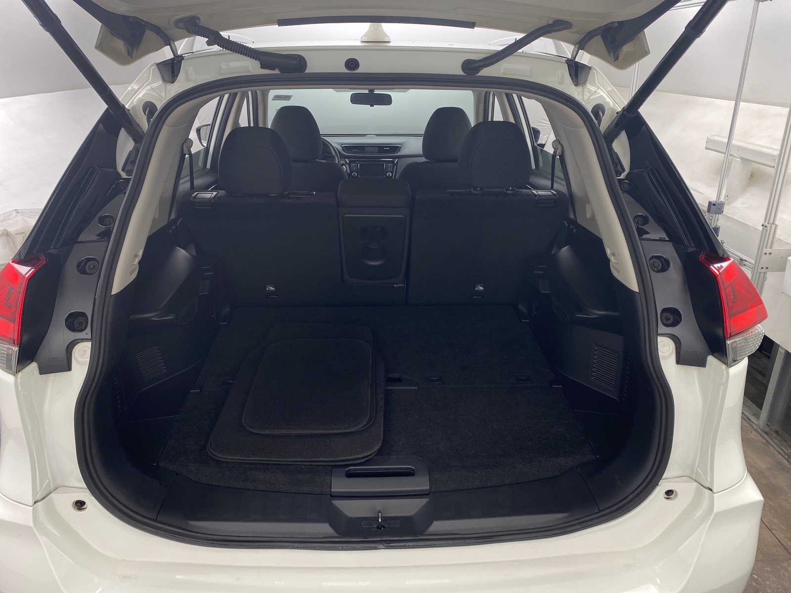 Thumbnail: 2018 Nissan Rogue - 7