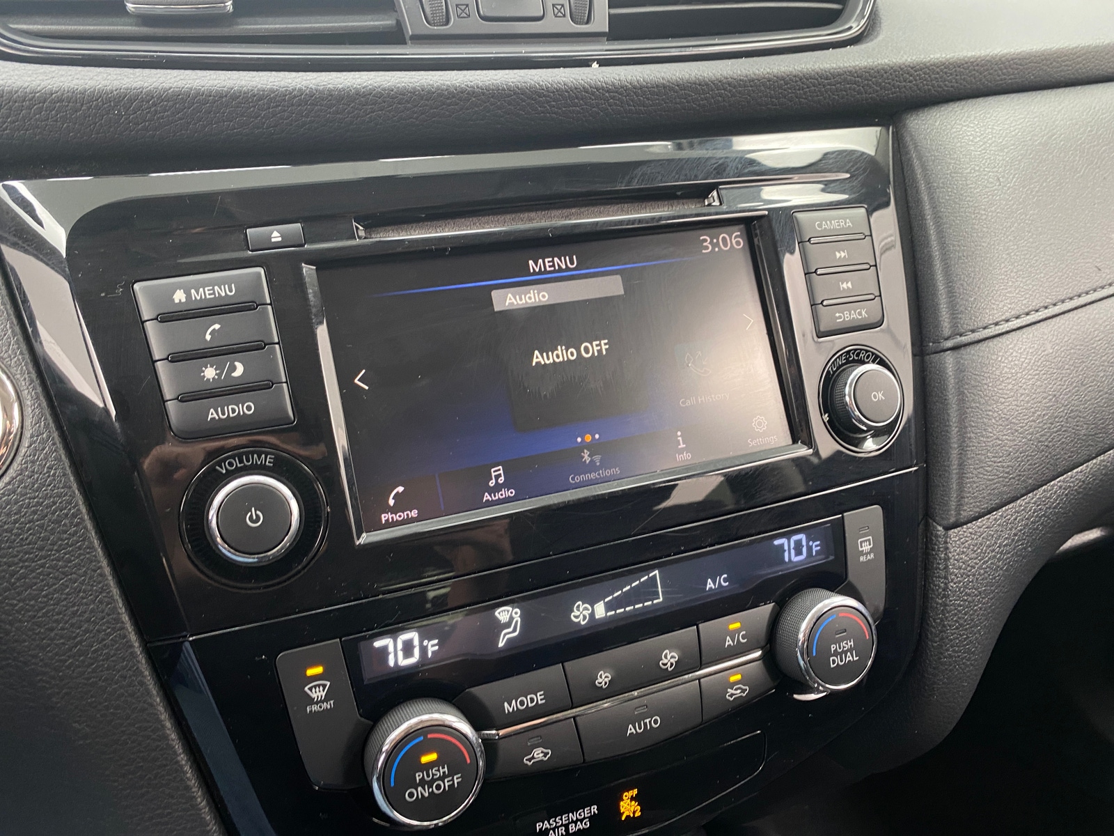 Thumbnail: 2018 Nissan Rogue - 4