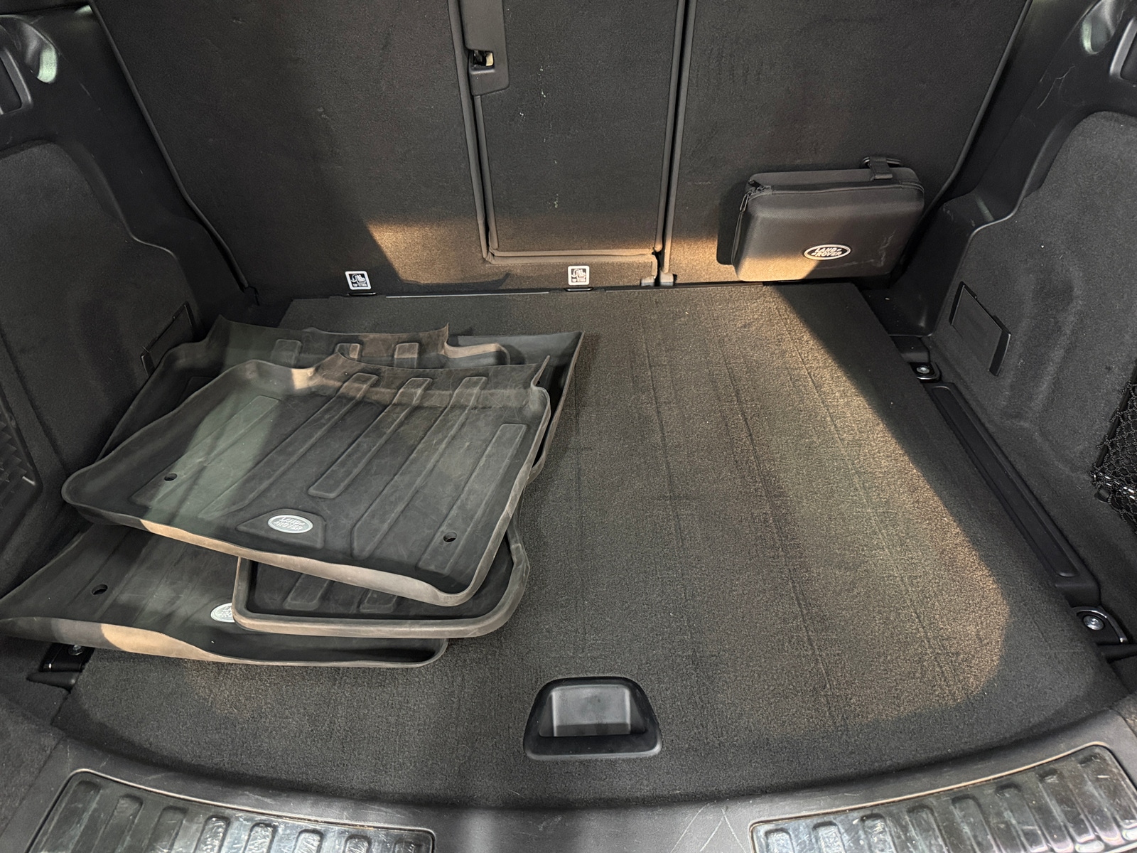 Thumbnail: 2022 Land Rover Discovery Sport - 6