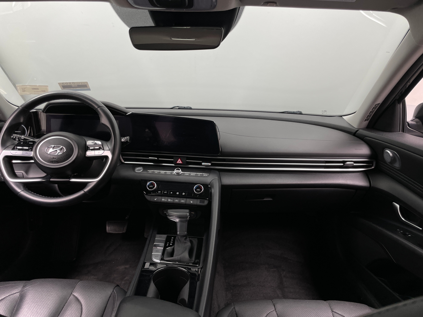 Thumbnail: 2022 Hyundai Elantra - 2