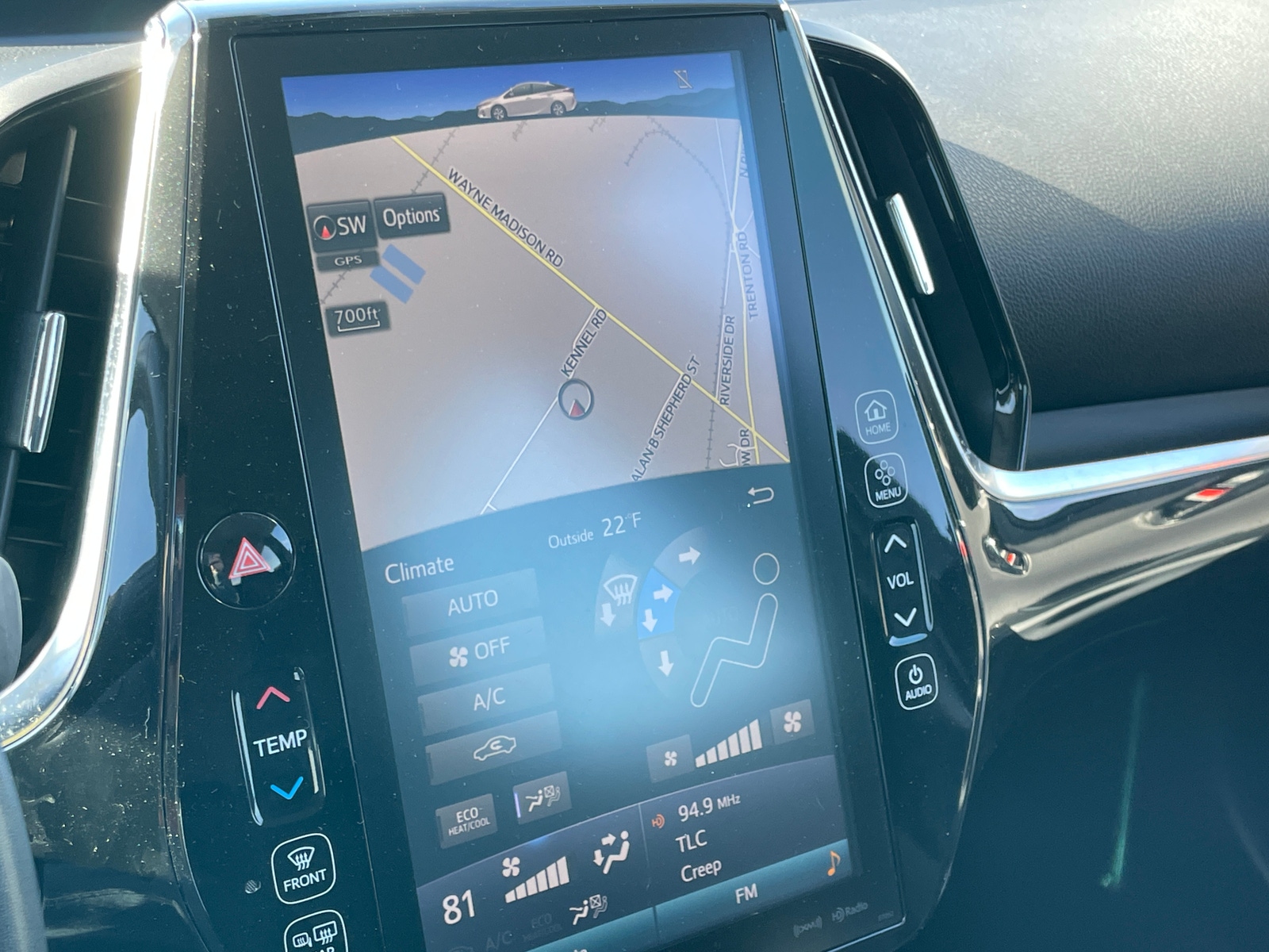 Thumbnail: 2017 Toyota Prius Prime - 3