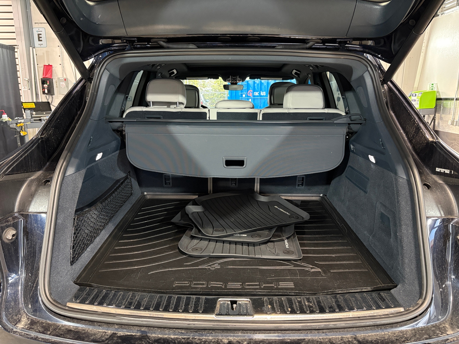 Thumbnail: 2022 Porsche Cayenne - 6