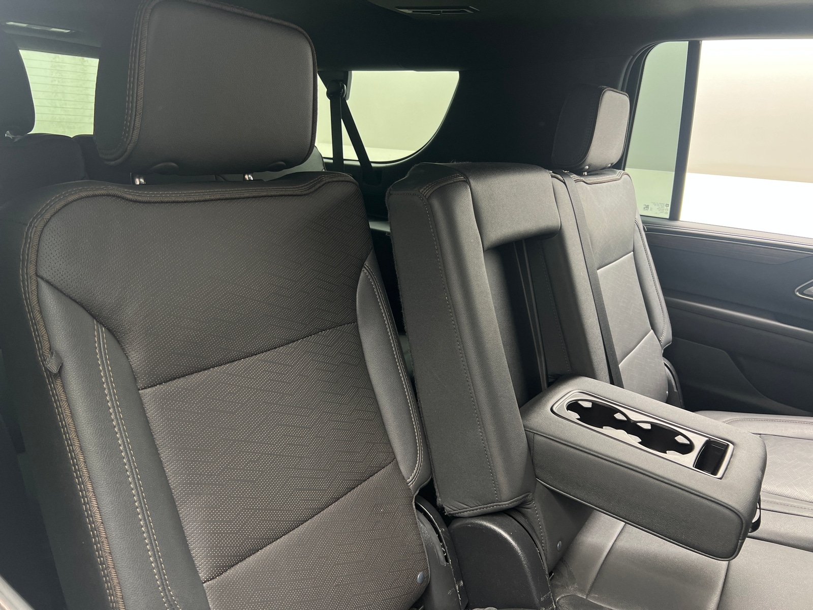 Thumbnail: 2022 Chevrolet Suburban - 5