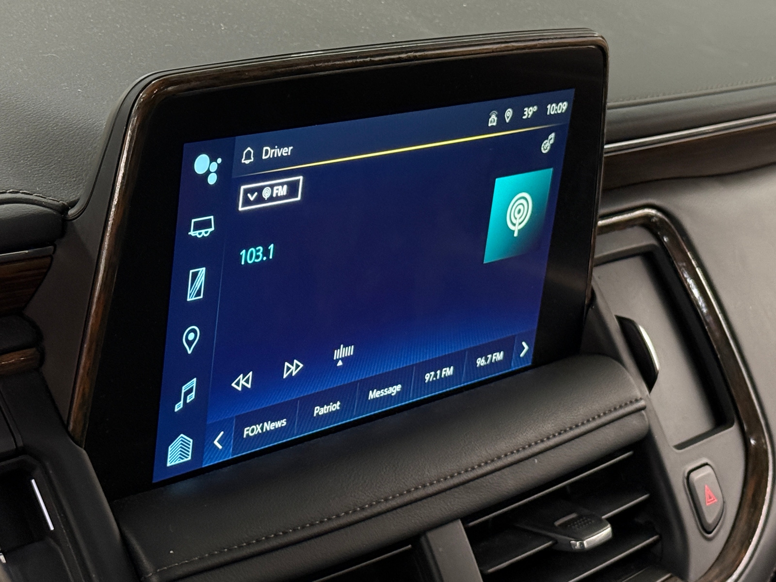 Thumbnail: 2022 Chevrolet Suburban - 3