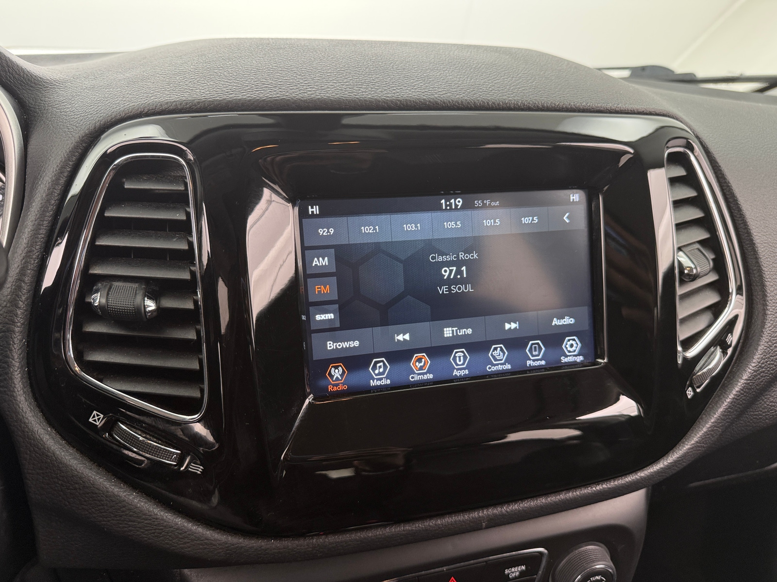 Thumbnail: 2021 Jeep Compass - 4