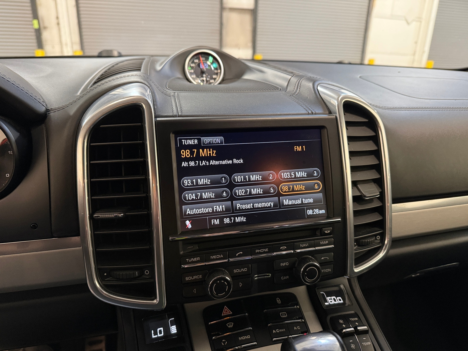 Thumbnail: 2012 Porsche Cayenne - 3