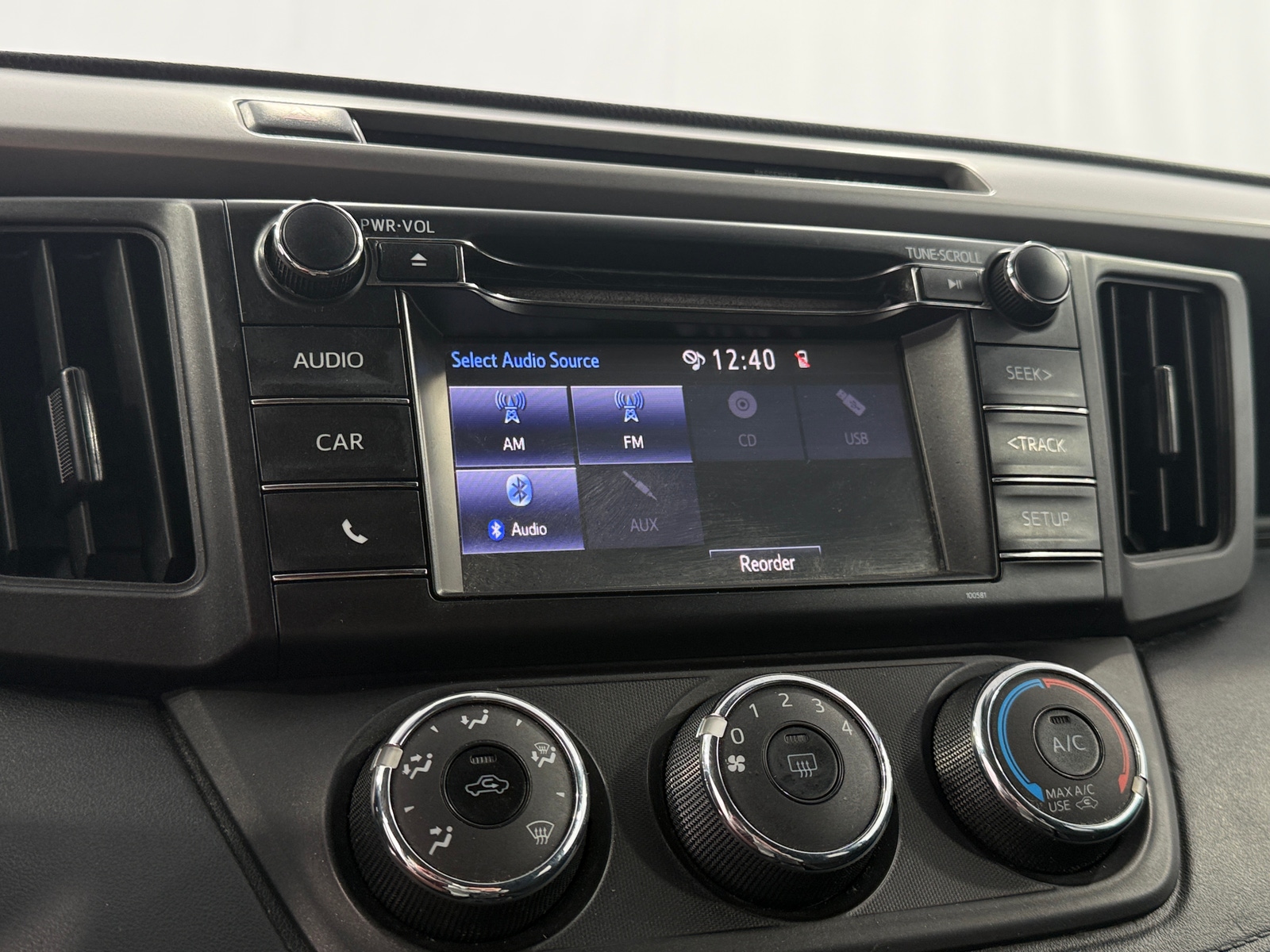 Thumbnail: 2018 Toyota RAV4 - 4