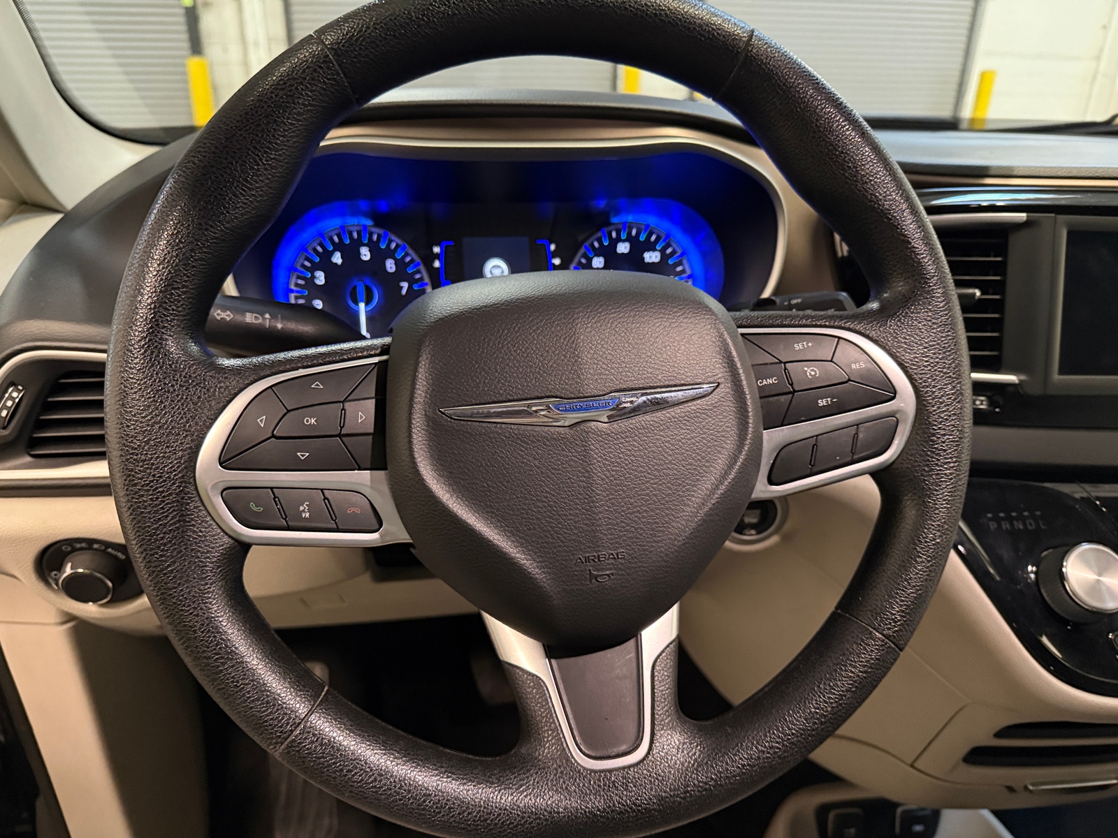 Thumbnail: 2021 Chrysler Voyager - 4