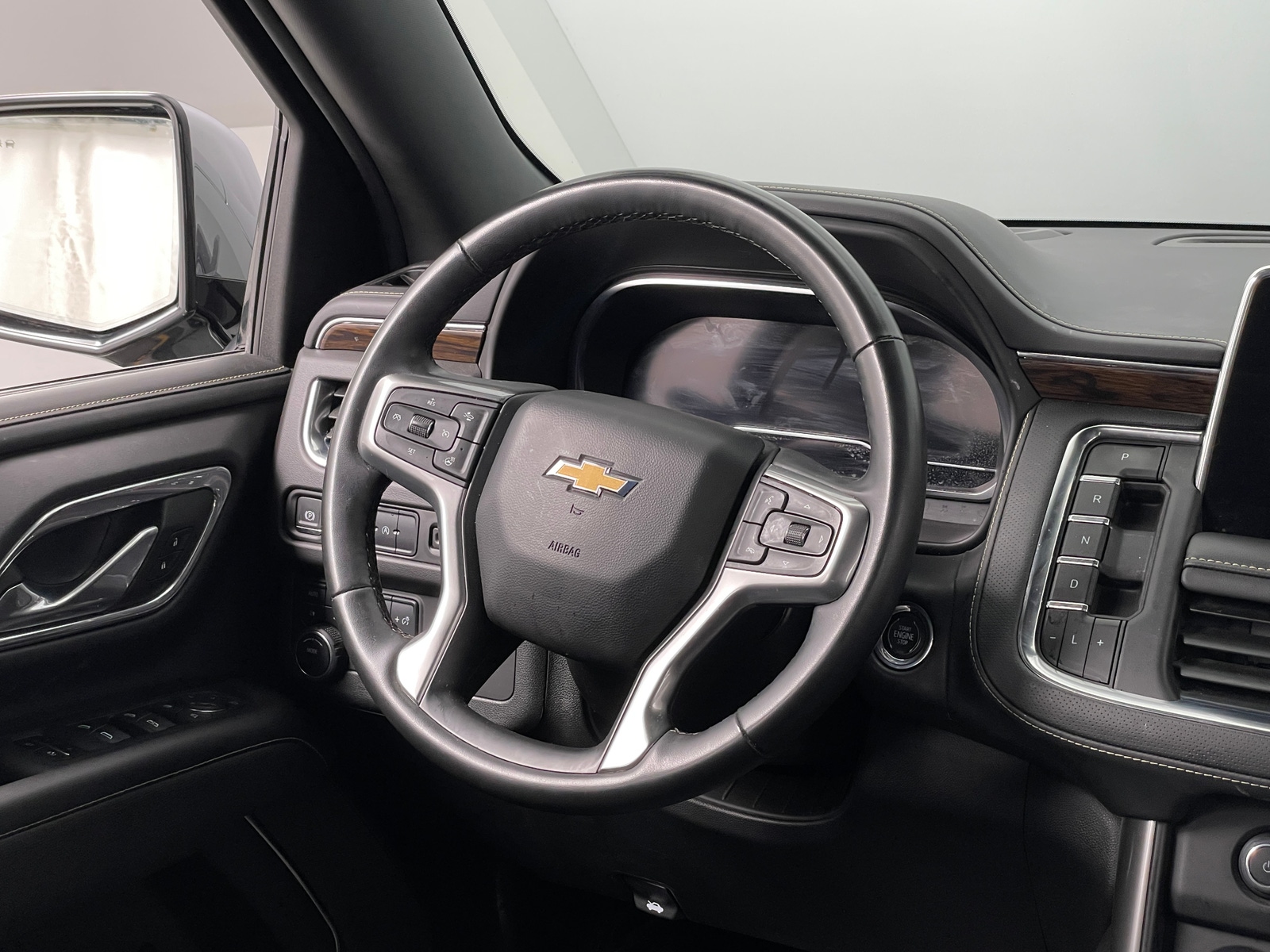 Thumbnail: 2023 Chevrolet Suburban - 4