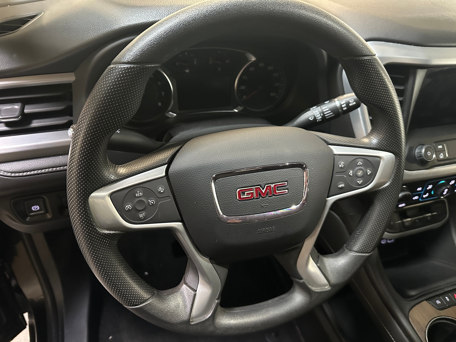 Thumbnail: 2023 GMC Acadia - 5