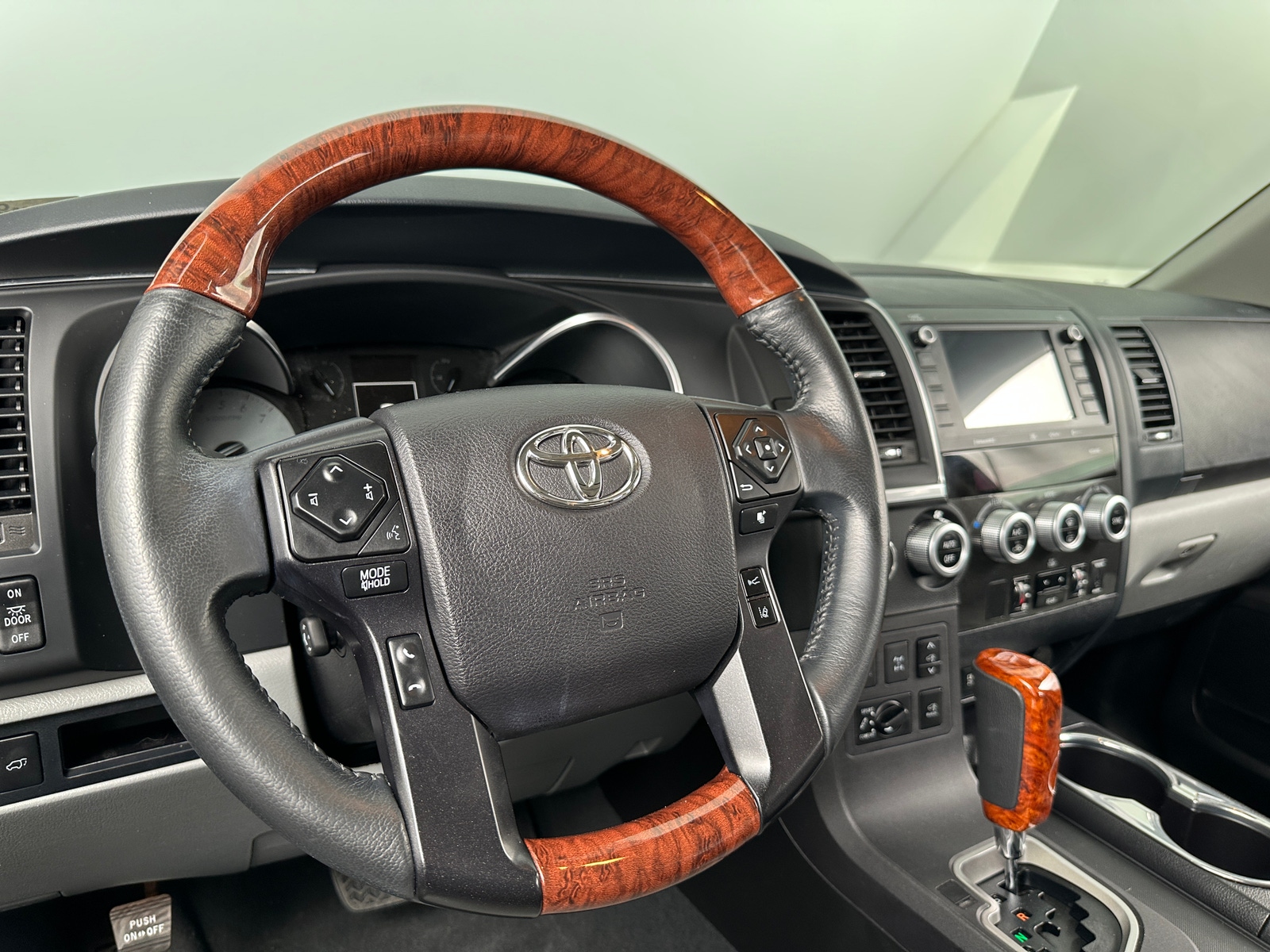 Thumbnail: 2022 Toyota Sequoia - 4