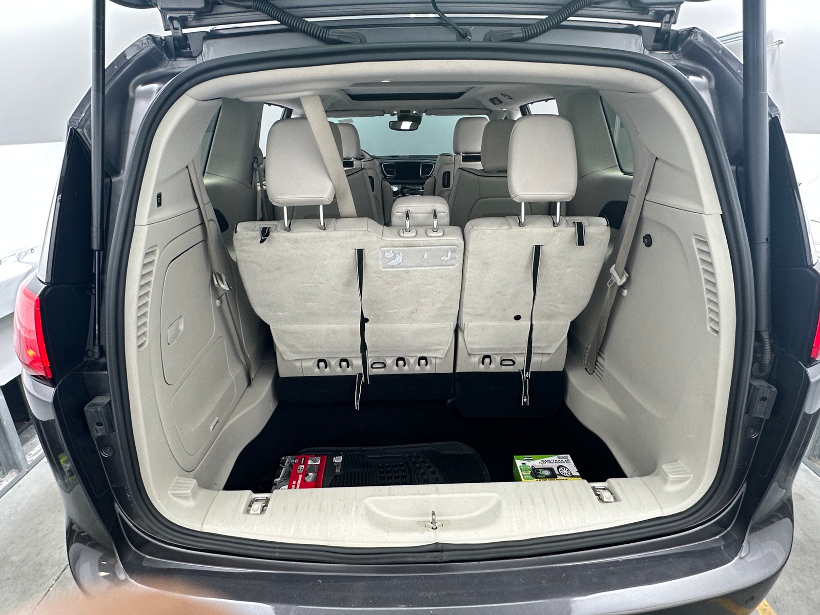 Thumbnail: 2018 Chrysler Pacifica - 6