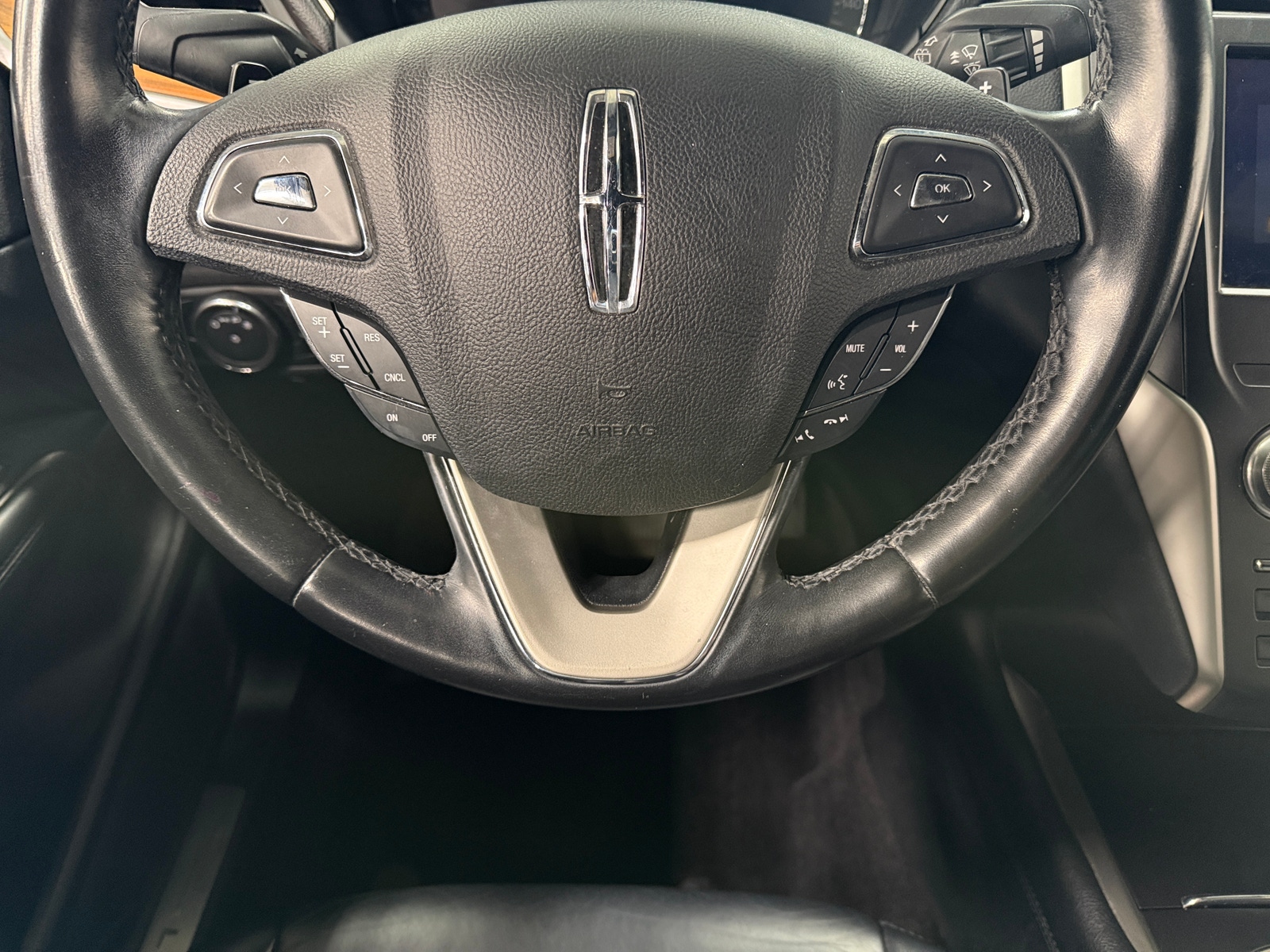 Thumbnail: 2017 Lincoln MKC - 4