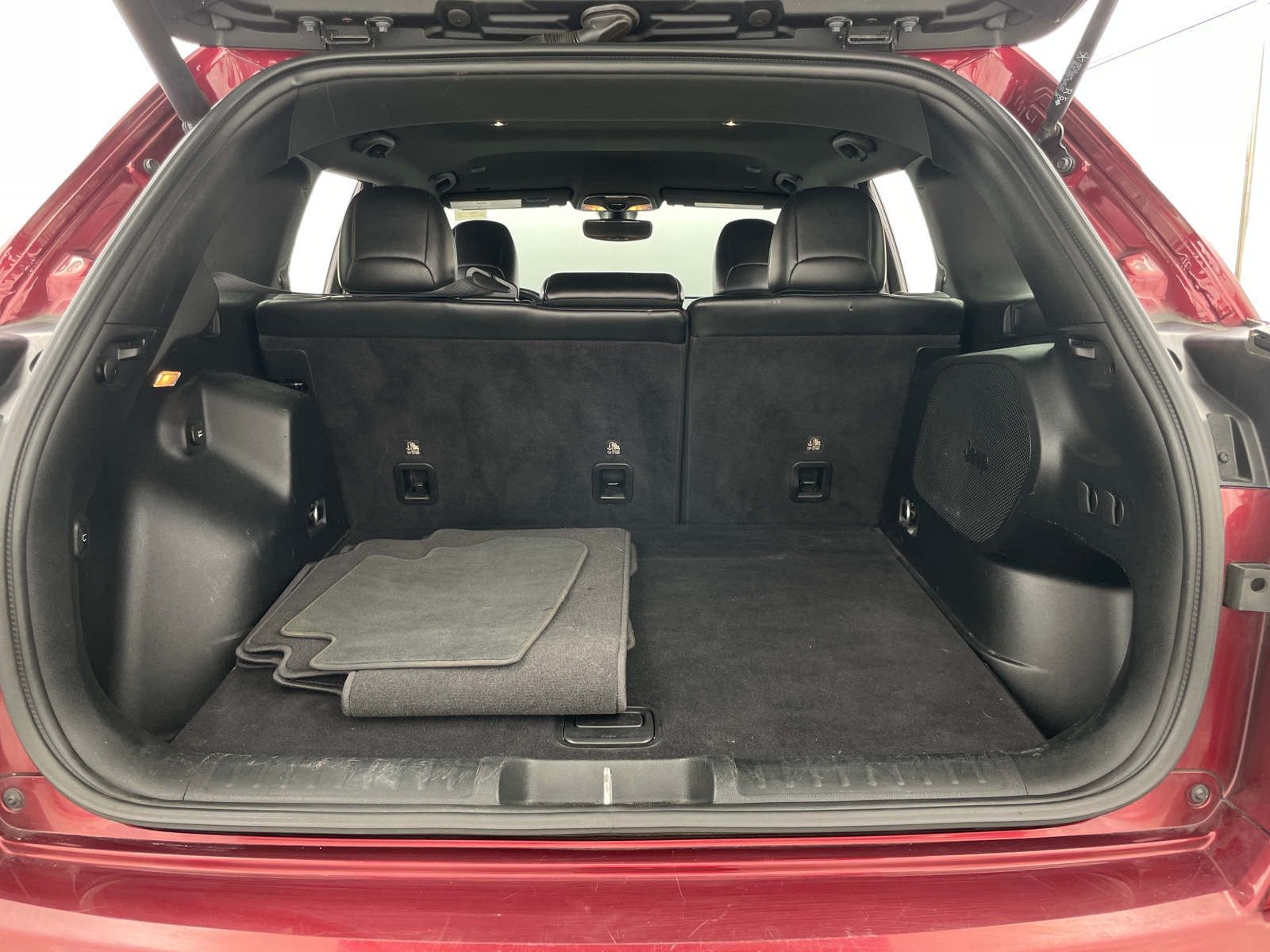 Thumbnail: 2019 Jeep Cherokee - 6