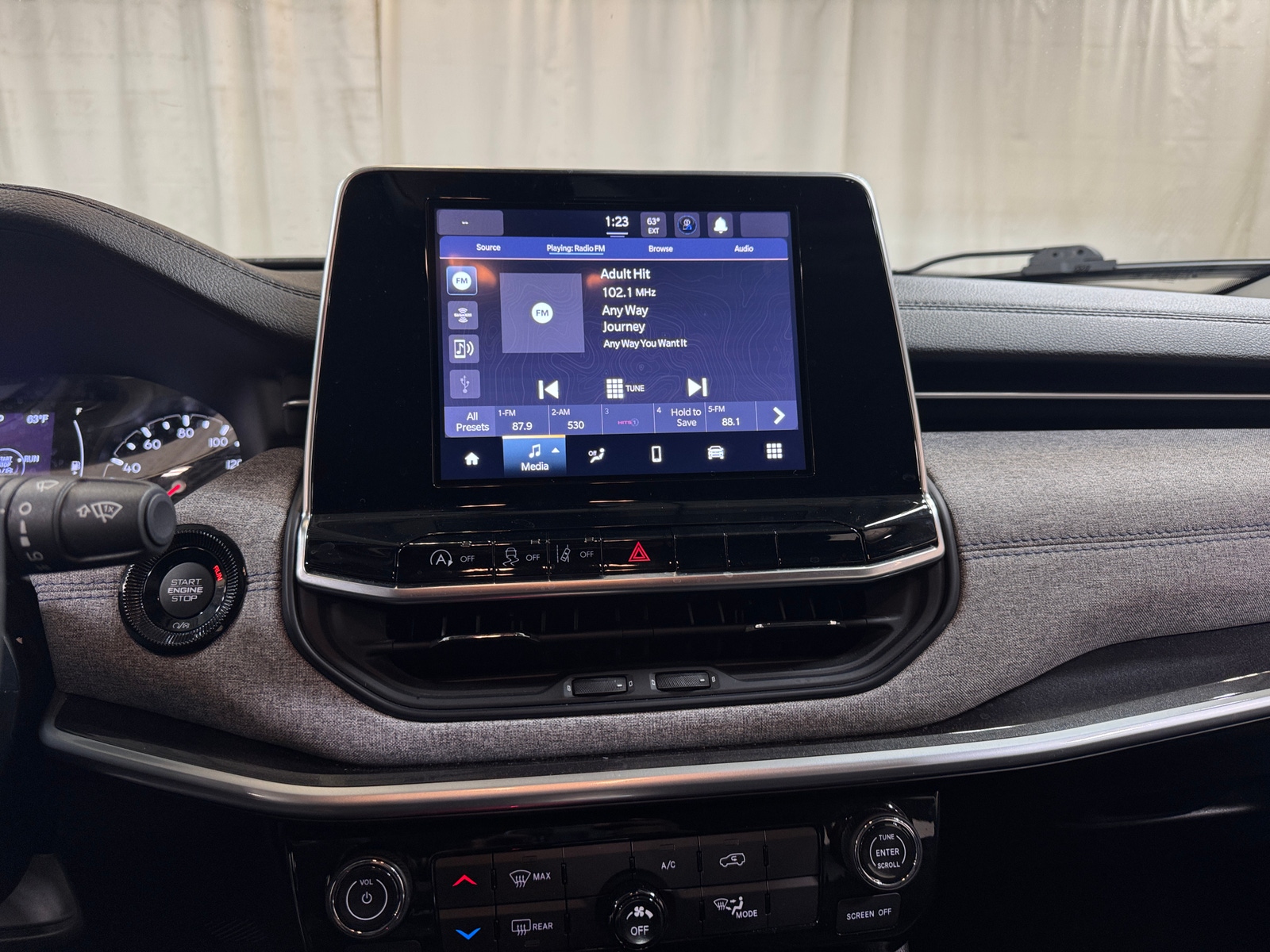 Thumbnail: 2022 Jeep Compass - 3