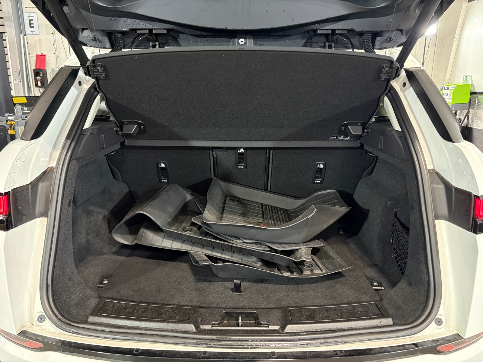 Thumbnail: 2021 Land Rover Range Rover Evoque - 6