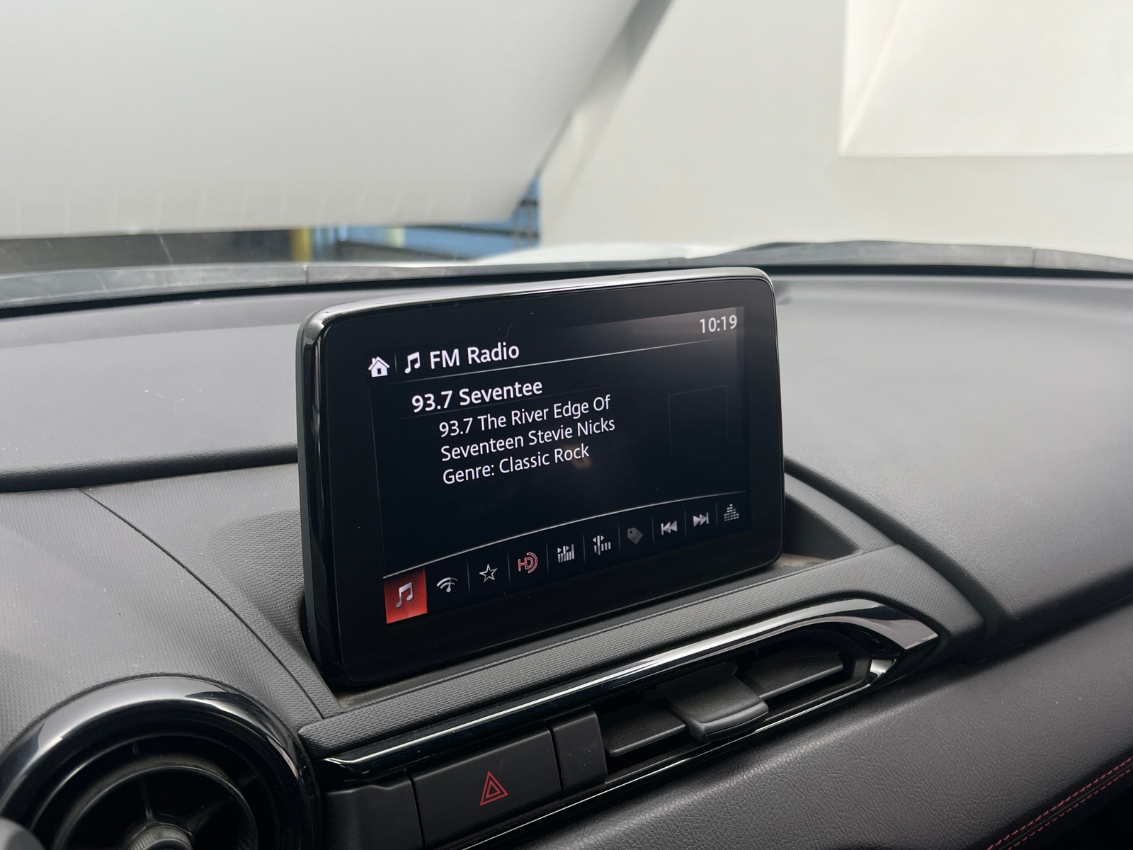 Thumbnail: 2019 Mazda MX-5 Miata - 4