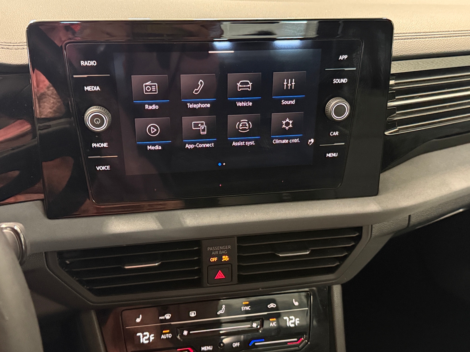 Thumbnail: 2025 Volkswagen Jetta - 4