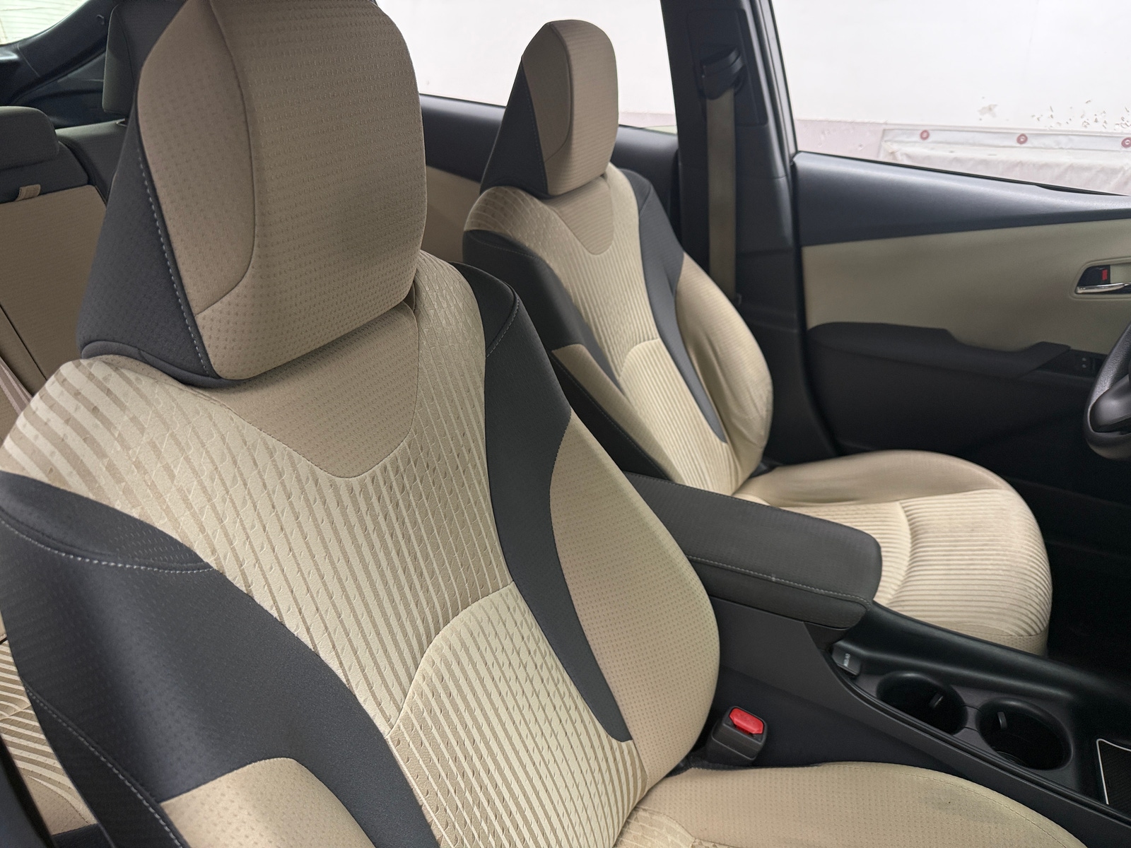 Thumbnail: 2016 Toyota Prius - 2