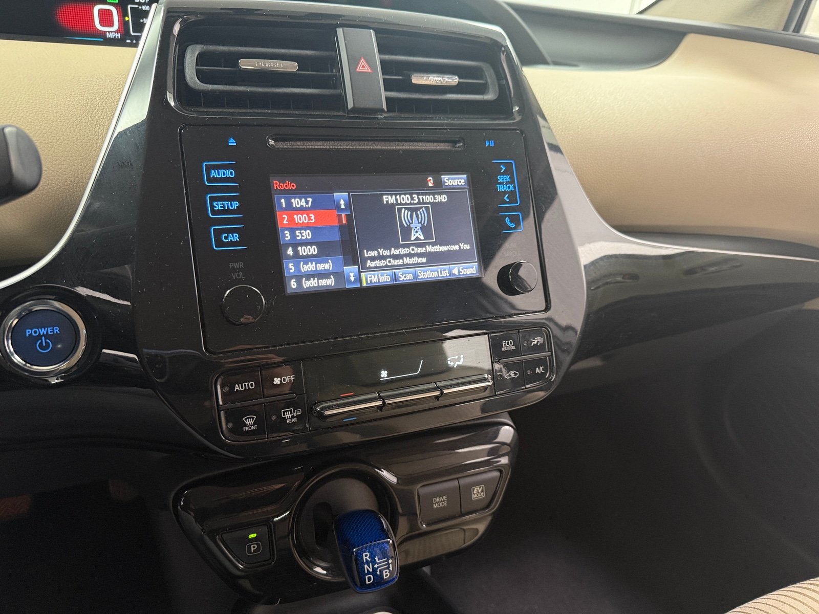 Thumbnail: 2016 Toyota Prius - 4