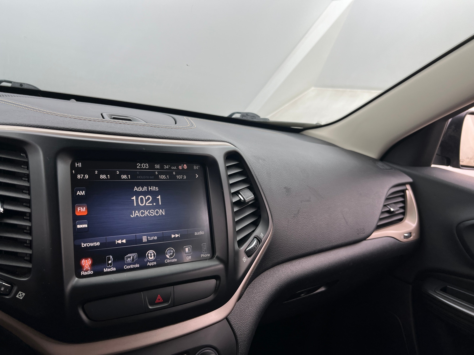 Thumbnail: 2016 Jeep Cherokee - 3