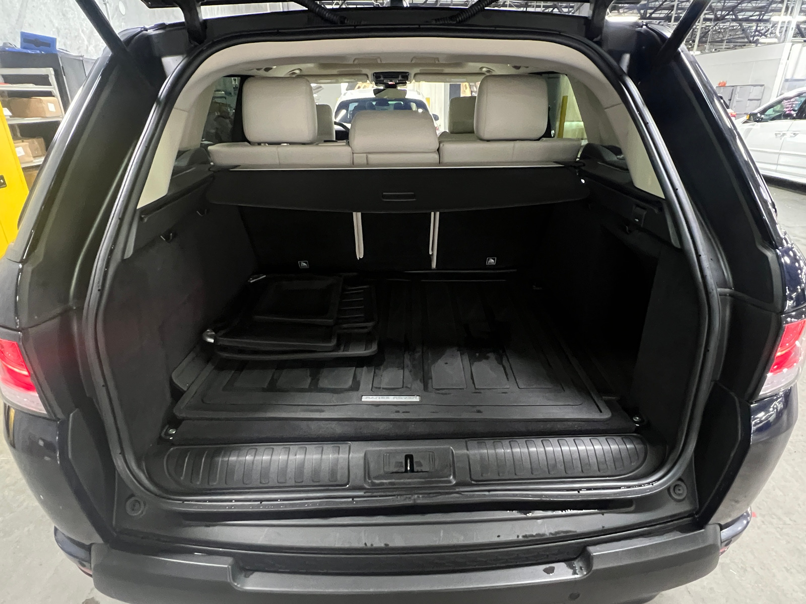 Thumbnail: 2017 Land Rover Range Rover Sport - 6