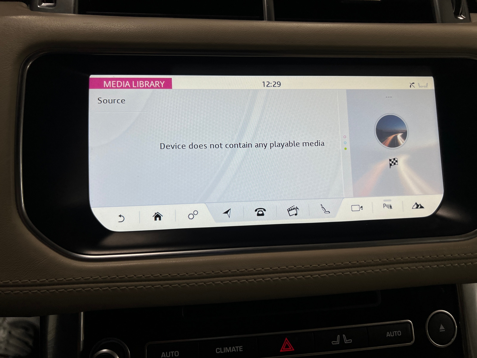 Thumbnail: 2017 Land Rover Range Rover Sport - 3