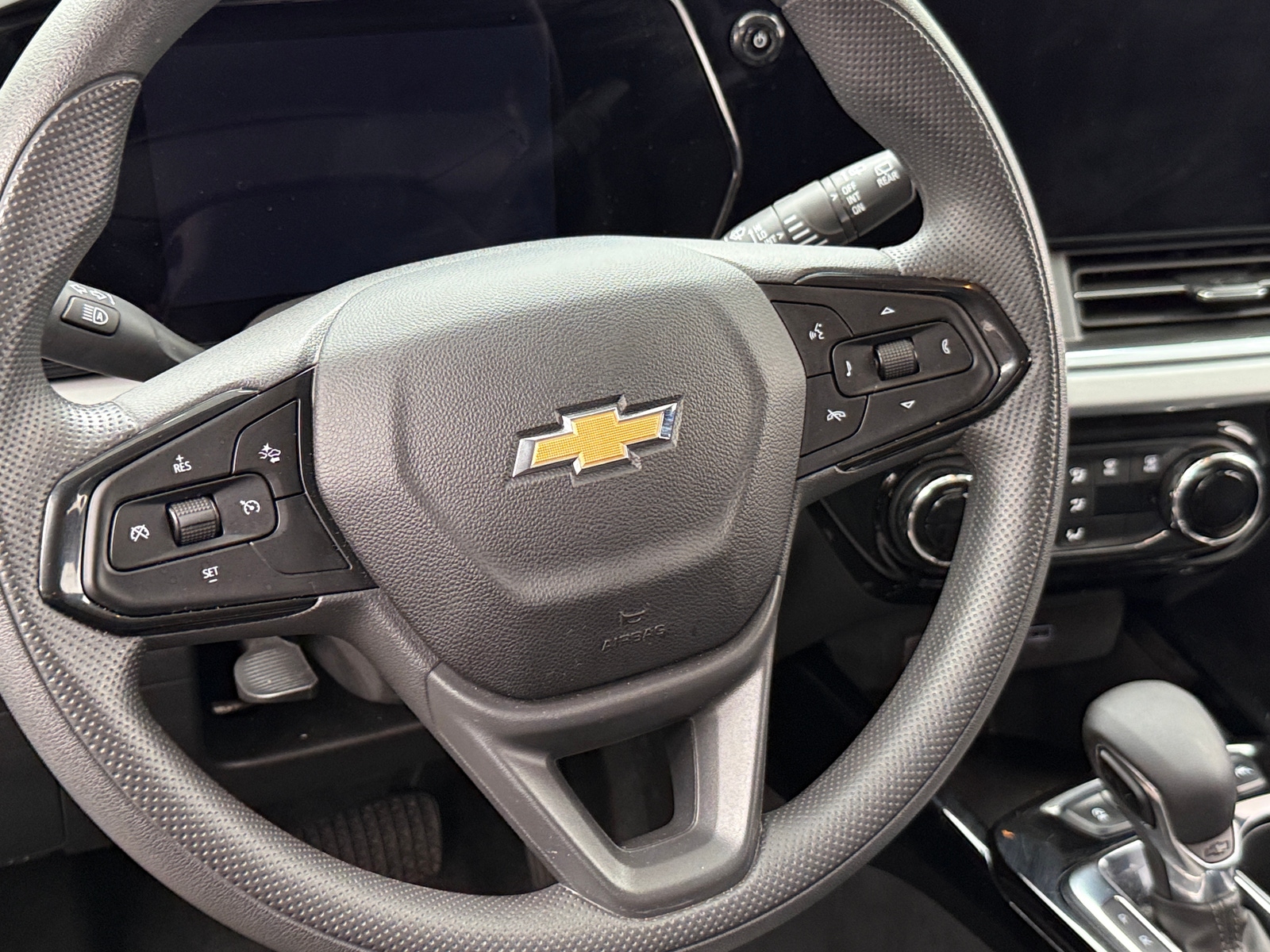 Thumbnail: 2025 Chevrolet Trax - 5